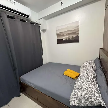 Entire 1 Bedroom Condo Unit With Balcony At Moa Complex