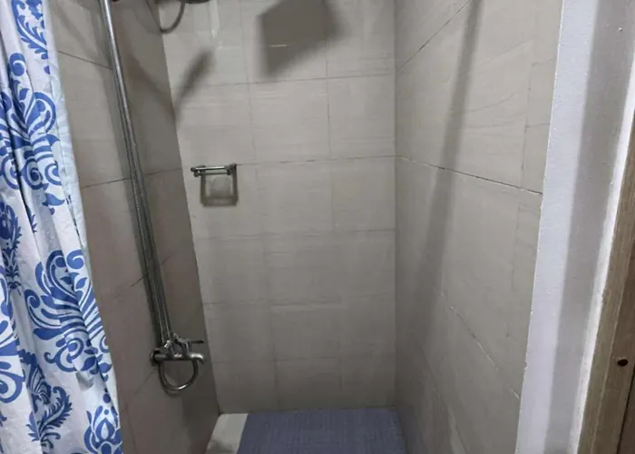 Entire 1 Bedroom Unit With Balcony At Moa Complex