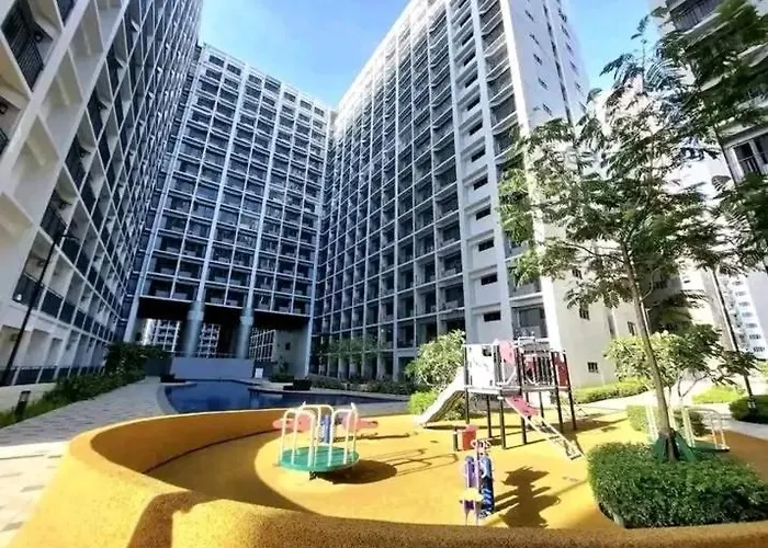 Entire 1 Bedroom Unit With Balcony At Moa Complex 3*
