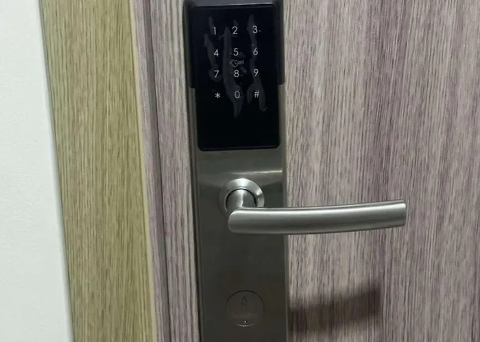 Aparthotel Entire 1 Bedroom Unit With Balcony At Moa Complex Manila